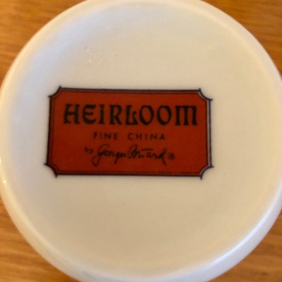 Vintage Georges Briard  Heirloom Fine China mugs (3) - Picture 2 of 2